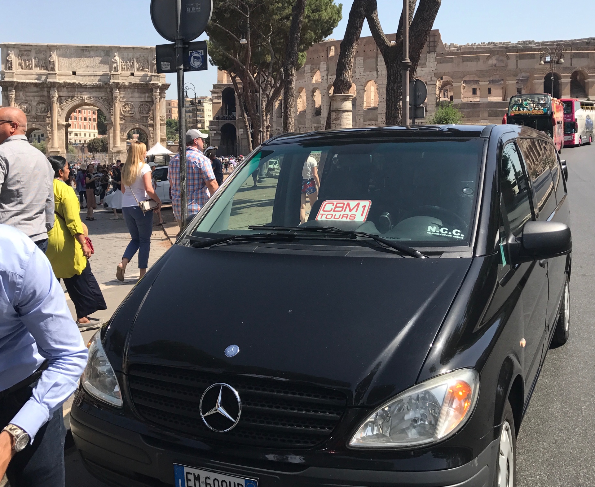 Small Van Rome Lovable App